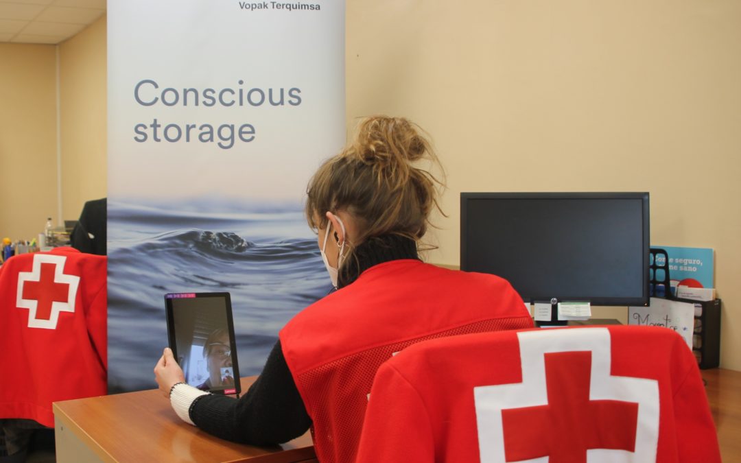 Vopak Terquimsa ayuda a Cruz Roja Tarragona a reducir la brecha digital